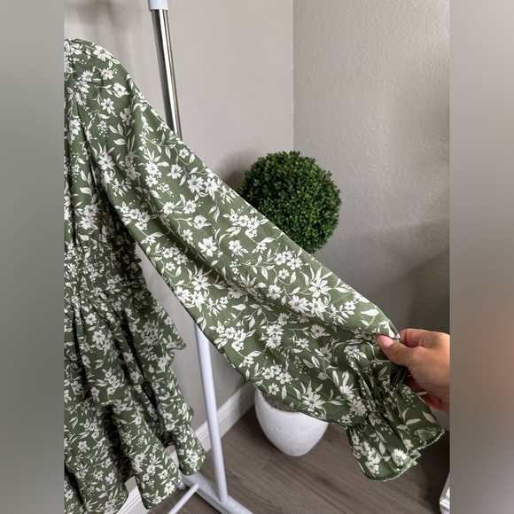 Inspired Hearts sage green tiered ruffle skirt long sleeve mini dress size med - Picture 11 of 11